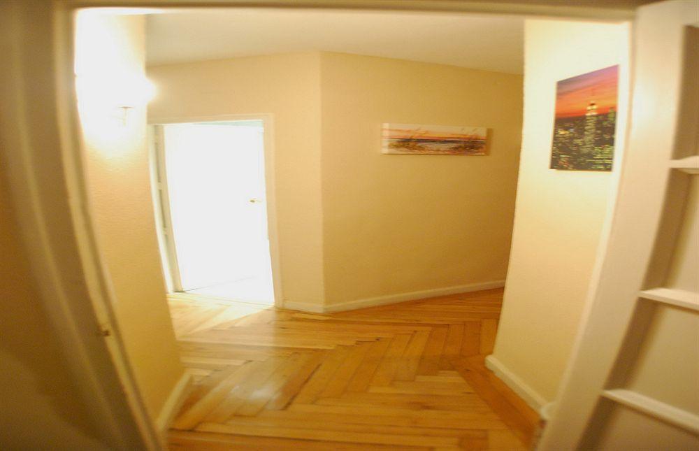 Apartamentos Aqui Me Quedo Madrid Buitenkant foto