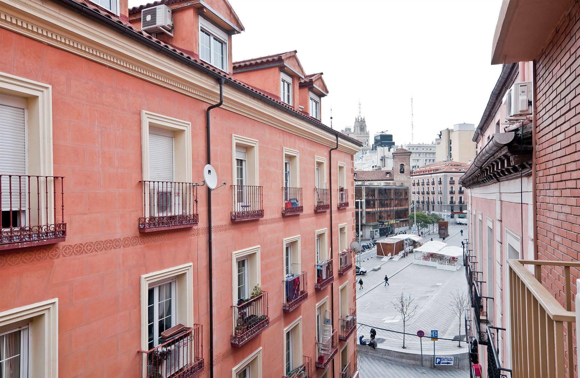 Apartamentos Aqui Me Quedo Madrid Buitenkant foto
