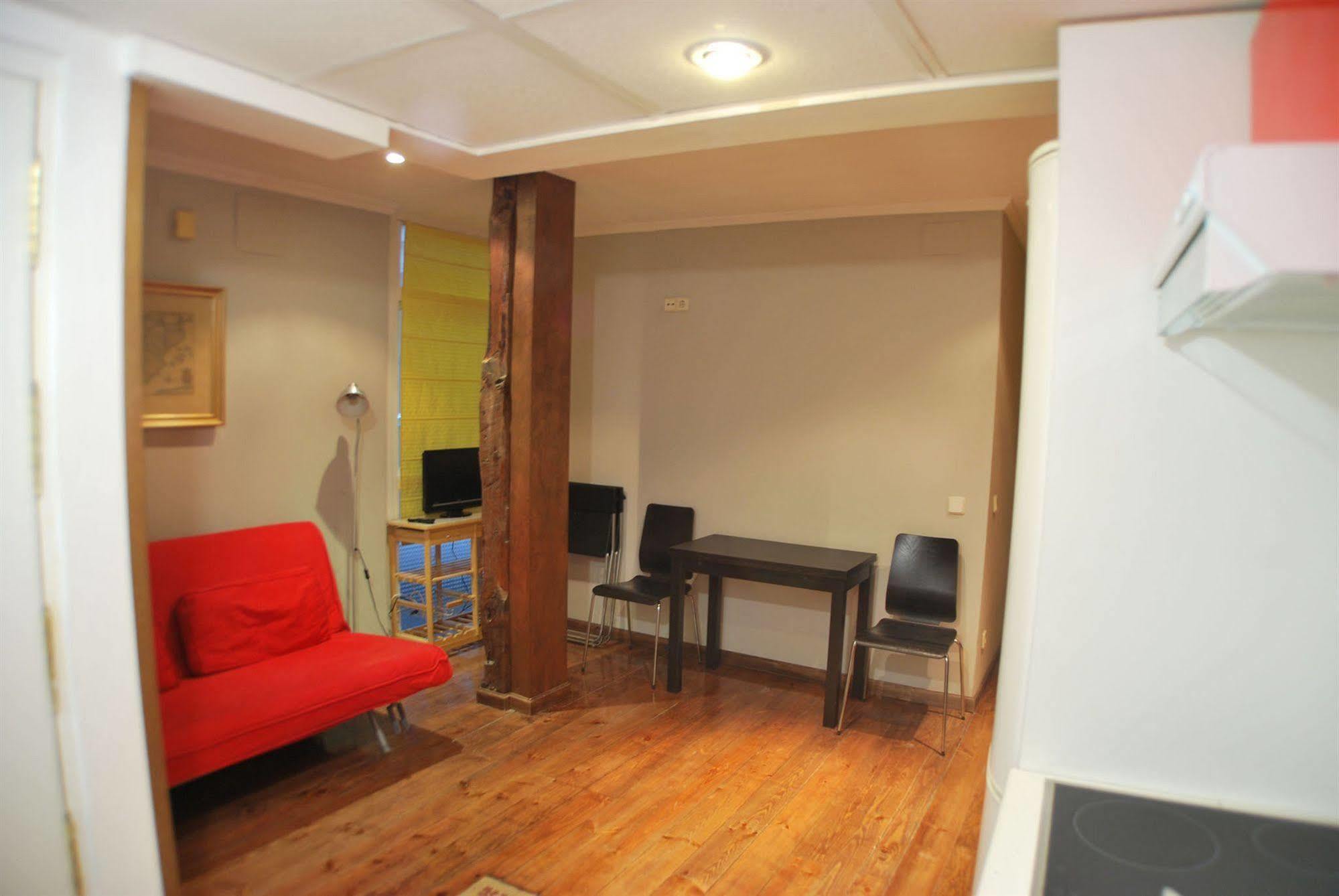 Apartamentos Aqui Me Quedo Madrid Buitenkant foto