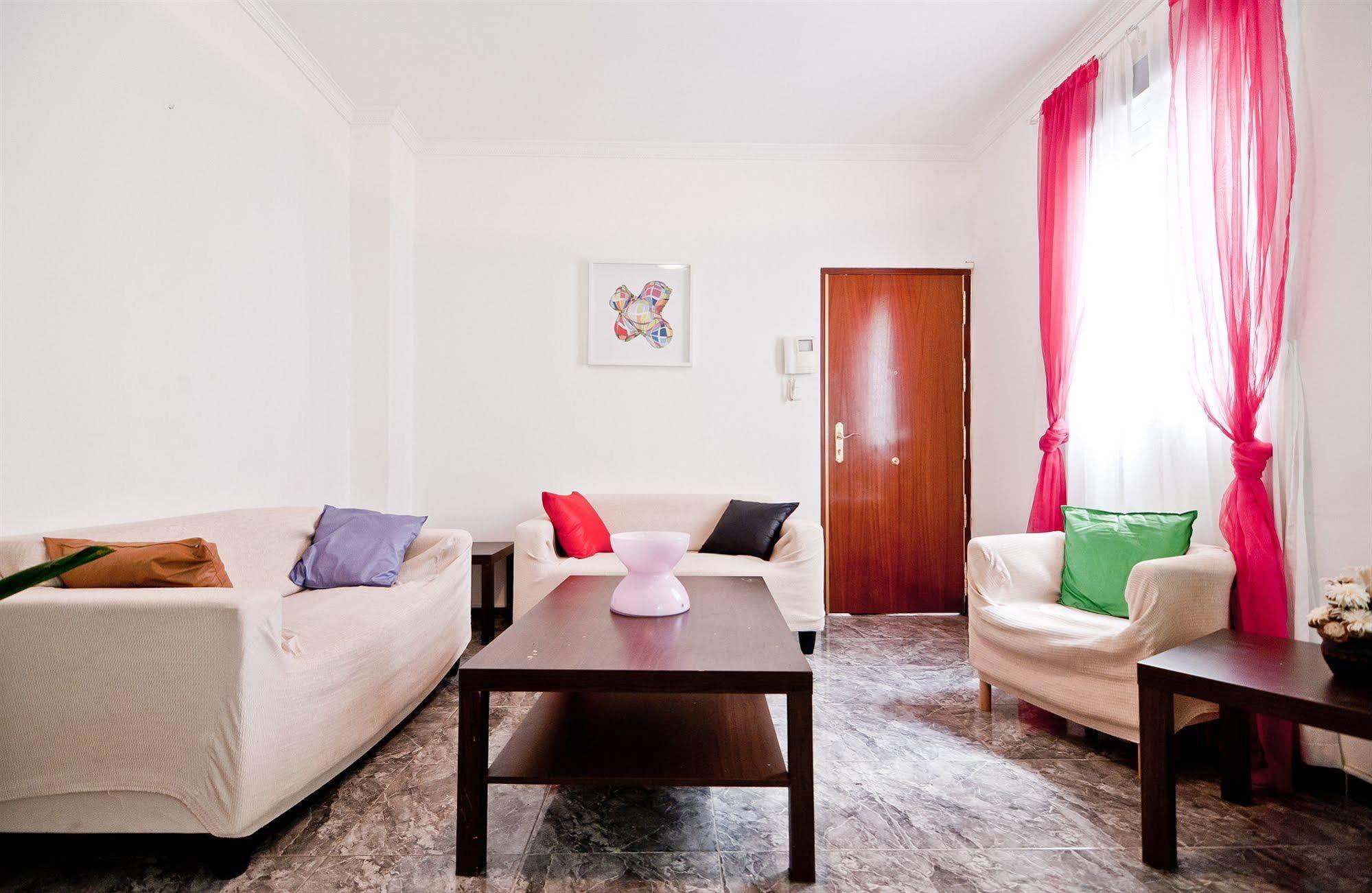 Apartamentos Aqui Me Quedo Madrid Buitenkant foto