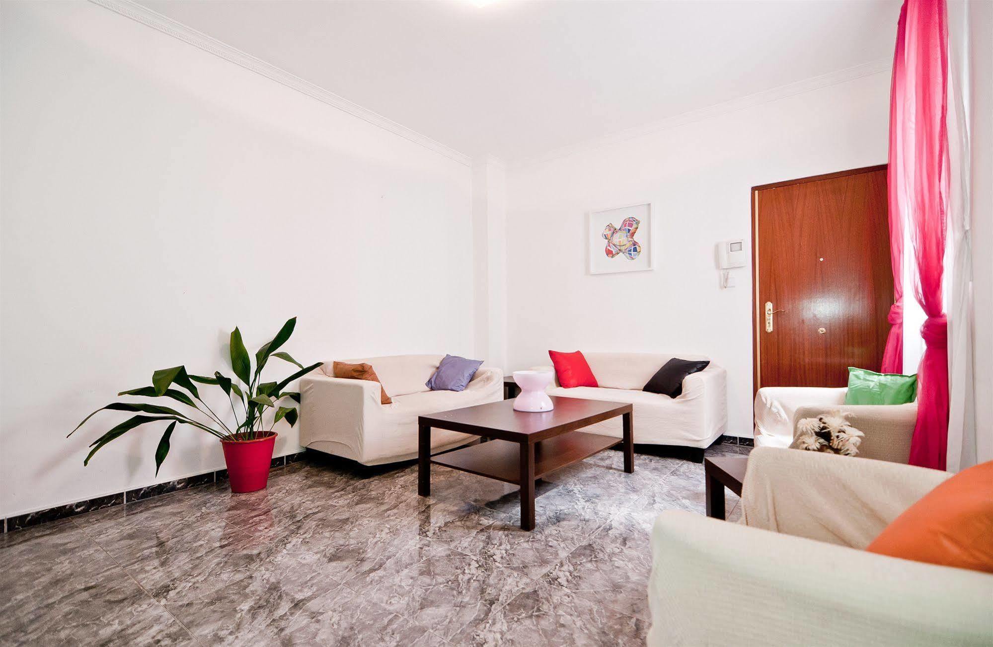 Apartamentos Aqui Me Quedo Madrid Buitenkant foto