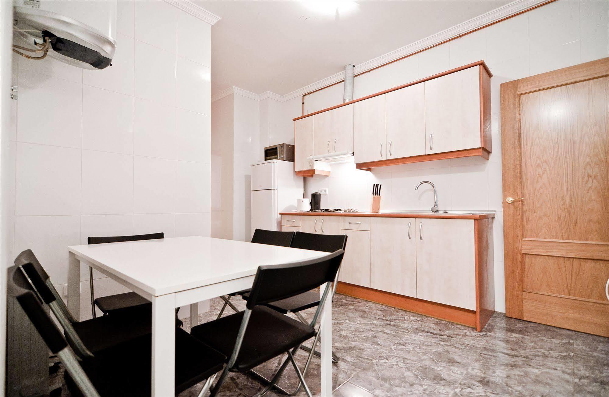 Apartamentos Aqui Me Quedo Madrid Buitenkant foto