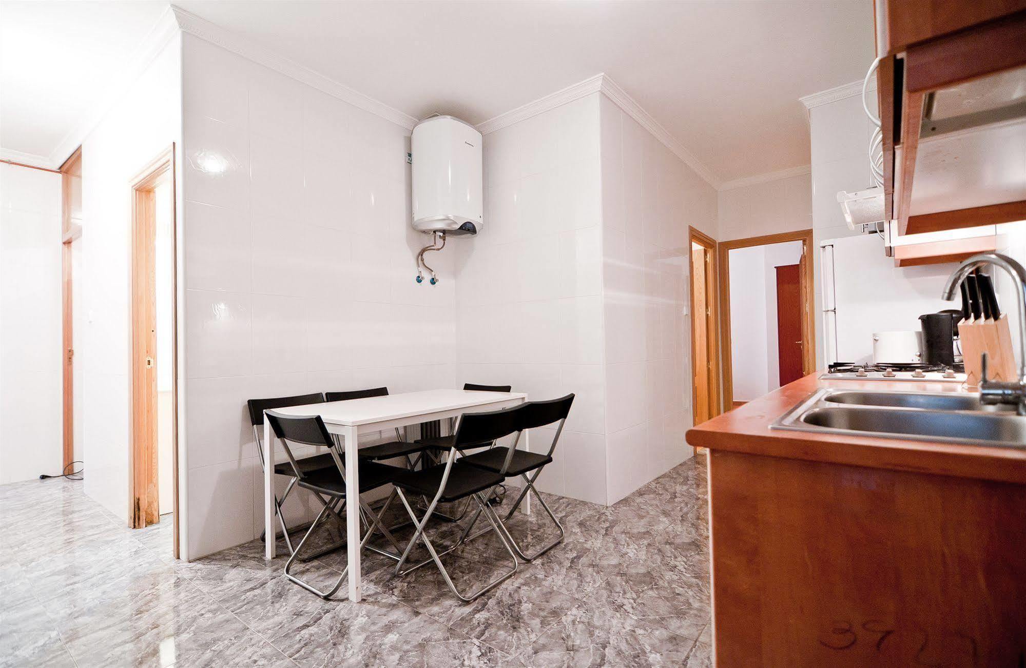 Apartamentos Aqui Me Quedo Madrid Buitenkant foto