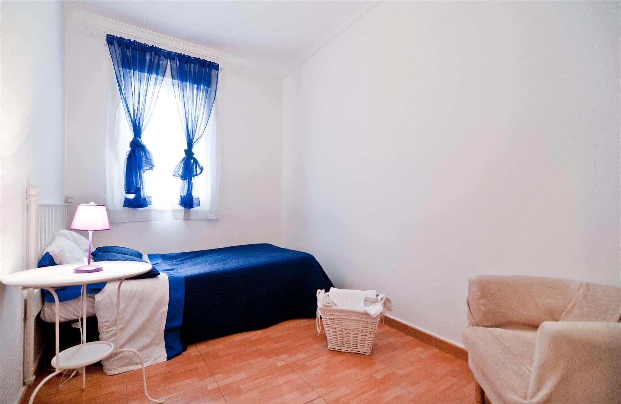Apartamentos Aqui Me Quedo Madrid Buitenkant foto