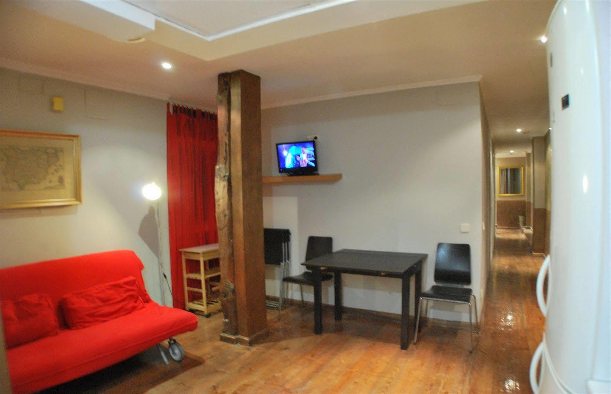 Apartamentos Aqui Me Quedo Madrid Buitenkant foto