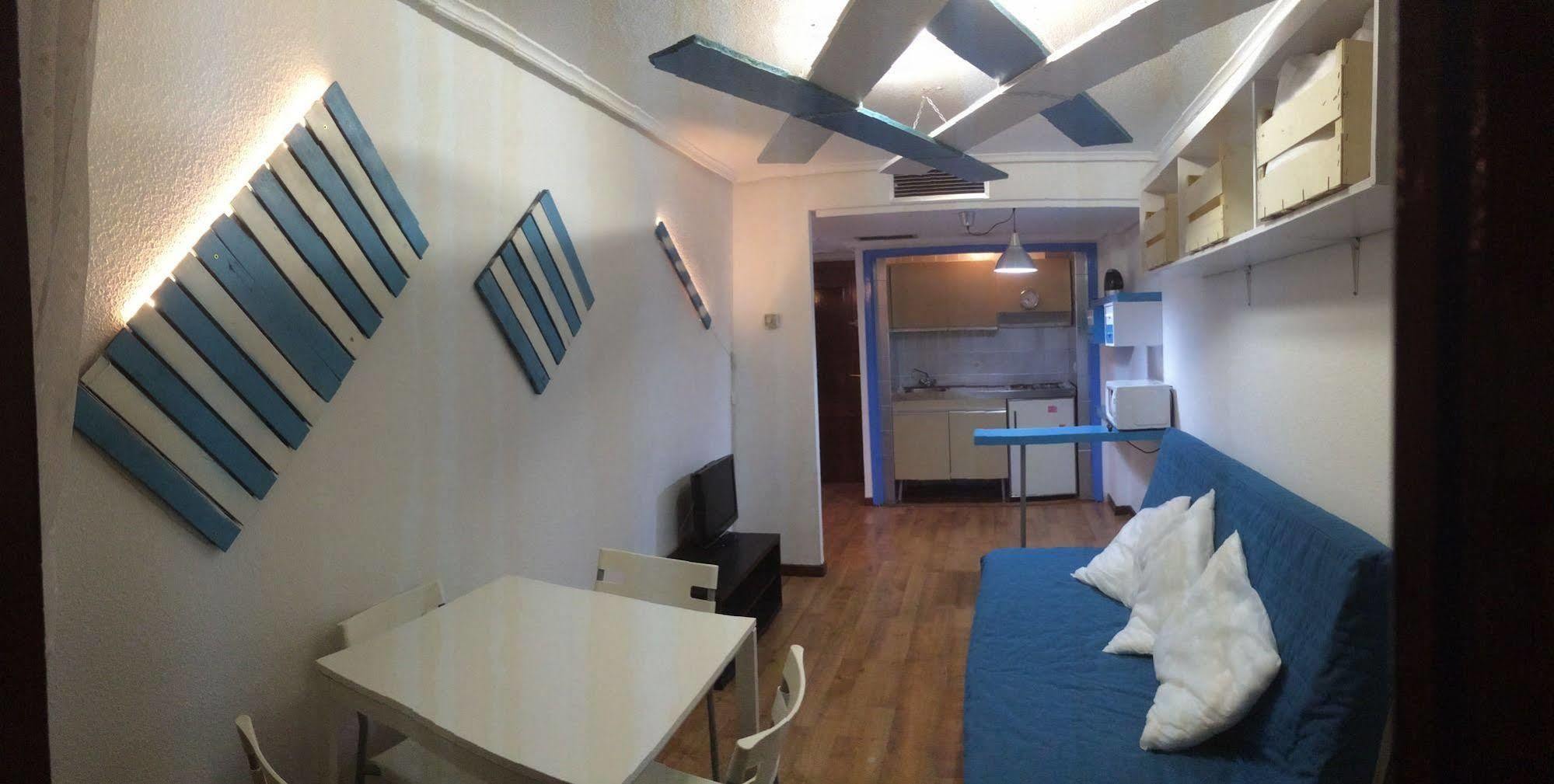 Apartamentos Aqui Me Quedo Madrid Buitenkant foto